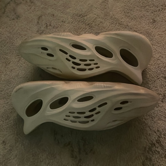 Adidas Yeezy foam runner - Picture 3 of 7